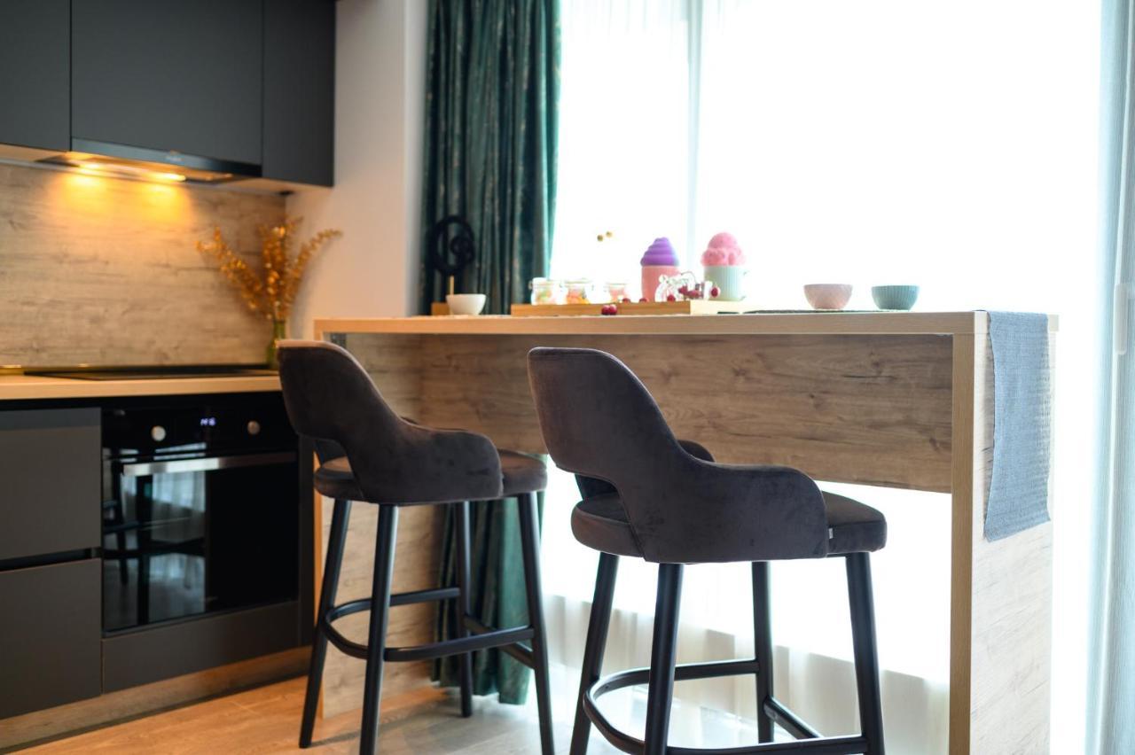 North Twin Apartment *