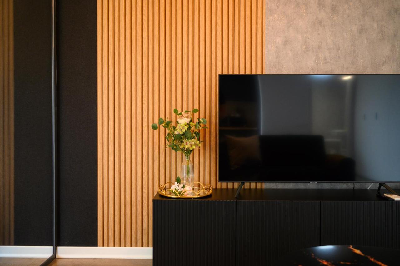 North Twin Apartment *